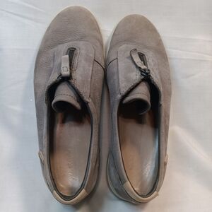 Ecco Women's Taupe Slip-On Loafers Very Soft Leather Size 8 Non Slip Non Marking
